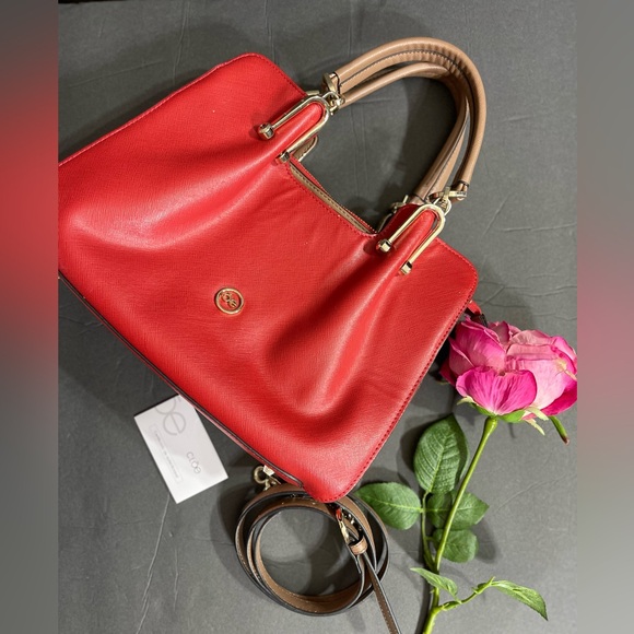 CLOE Purse - Picture 1 of 12